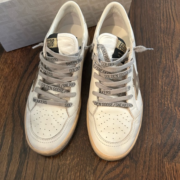 Golden Goose Women's White and Gold Star Sneakers - Picture 2 of 5